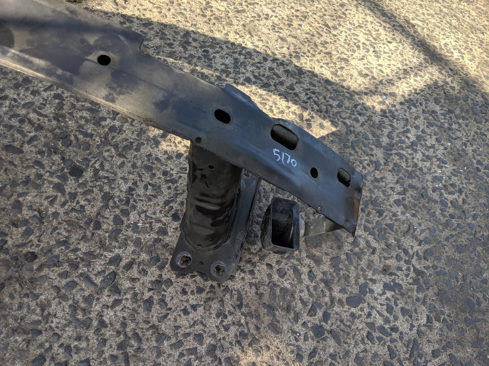 View Auto part F/Bar Reinforc/Brack Bmw 1 Series 2009