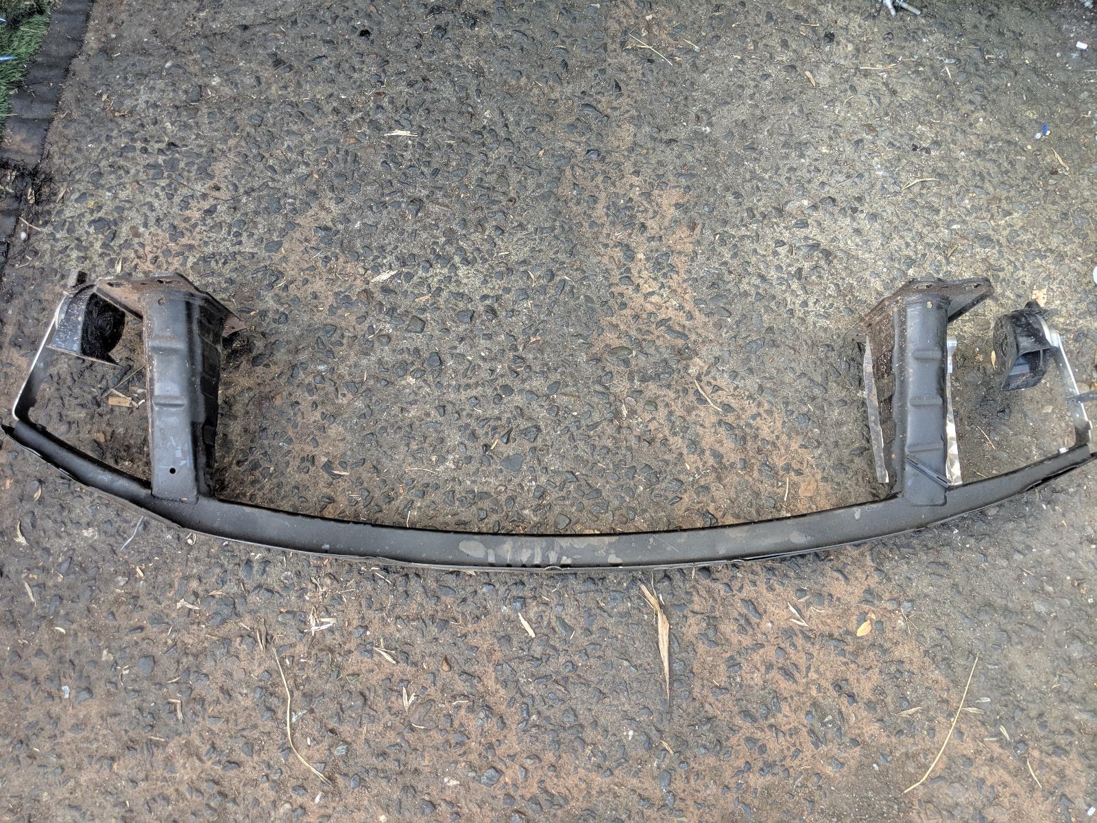 View Auto part F/Bar Reinforc/Brack Bmw 1 Series 2009