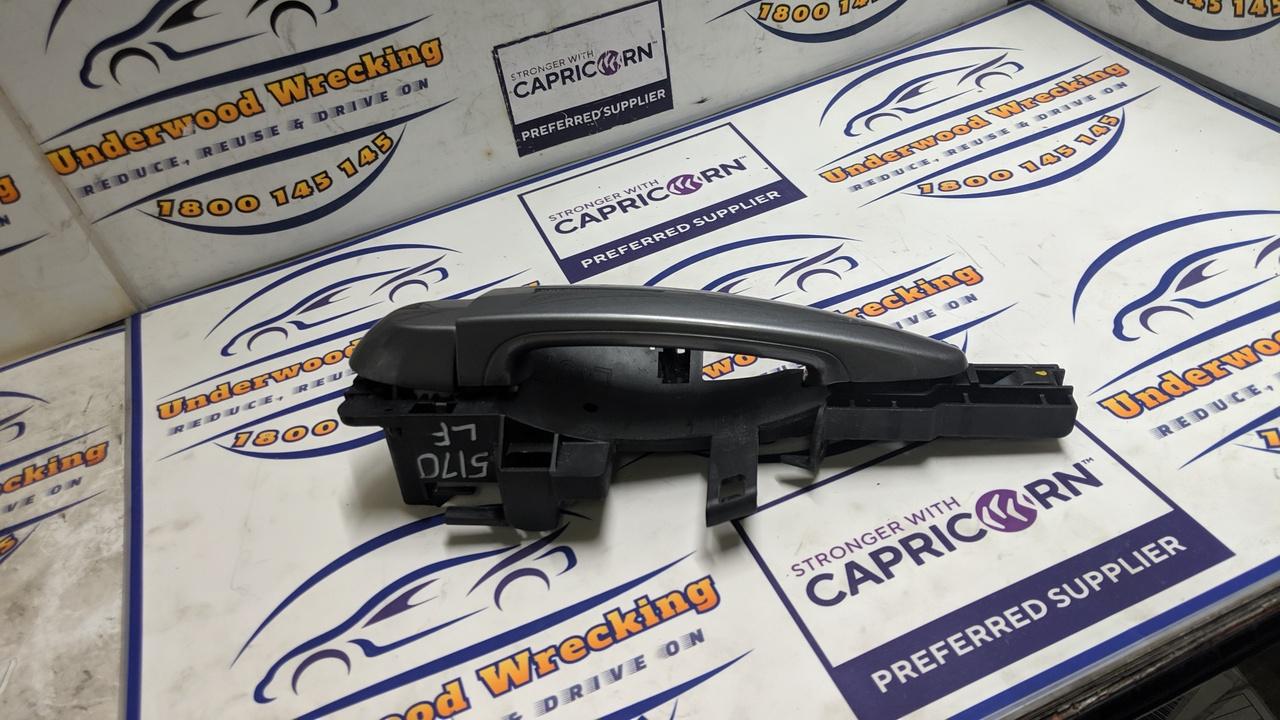 View Auto part Door Handle Bmw 1 Series 2009
