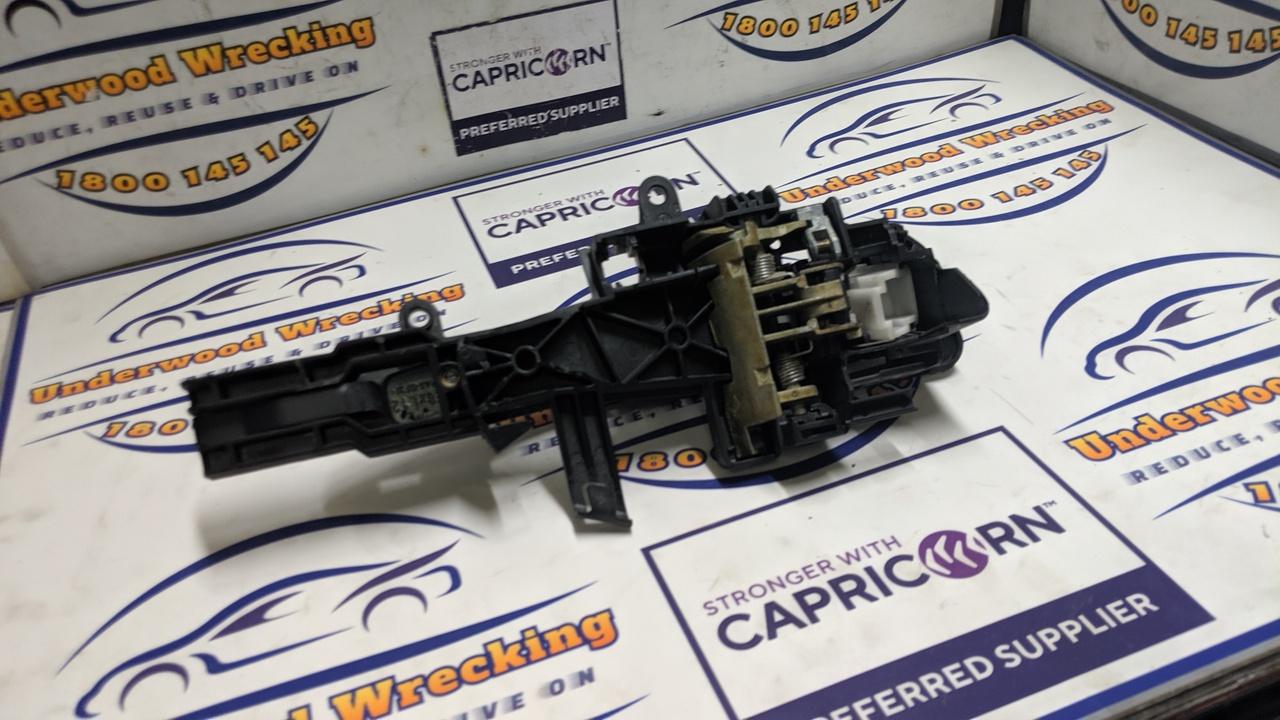 View Auto part Door Handle Bmw 1 Series 2009