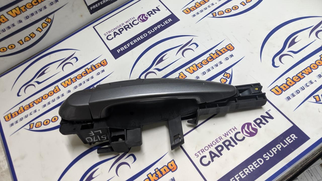 View Auto part Door Handle Bmw 1 Series 2009