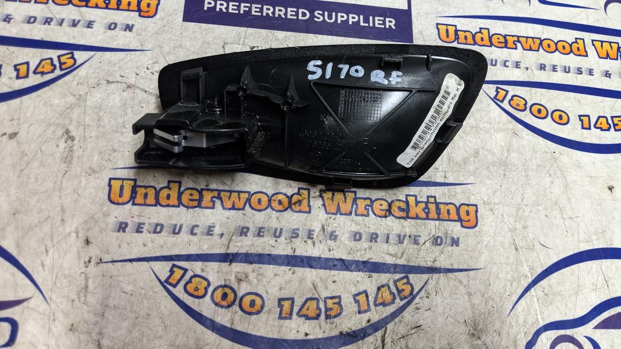 View Auto part Door Handle Bmw 1 Series 2009