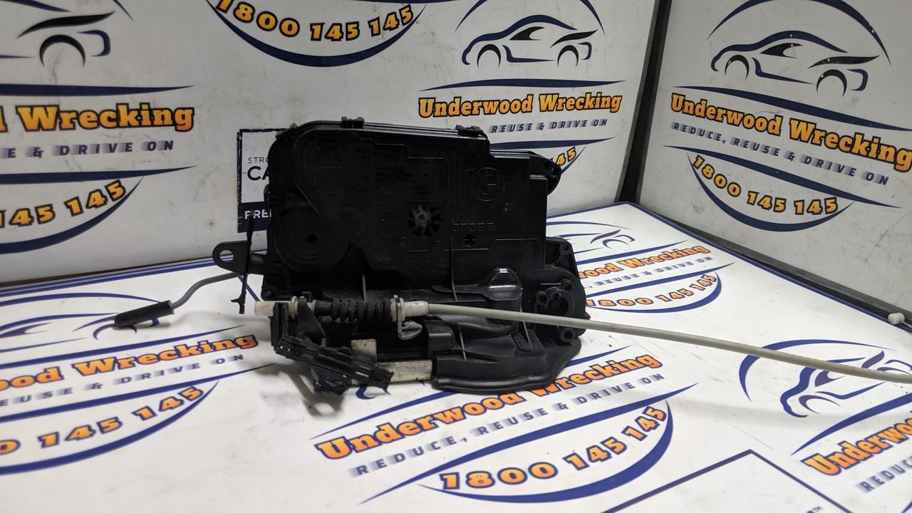 View Auto part Door/Boot/Gate Lock Bmw 1 Series 2009