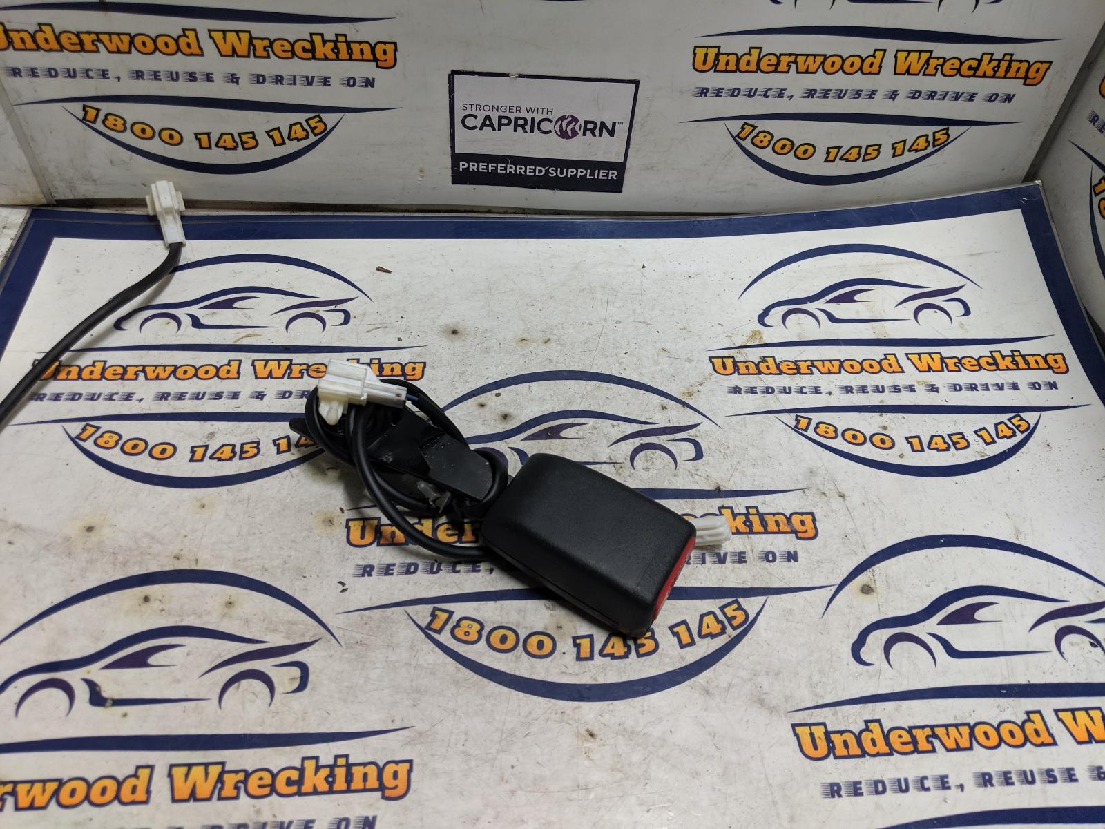 View Auto part Seatbelt/Stalk Mitsubishi Pajero 2014