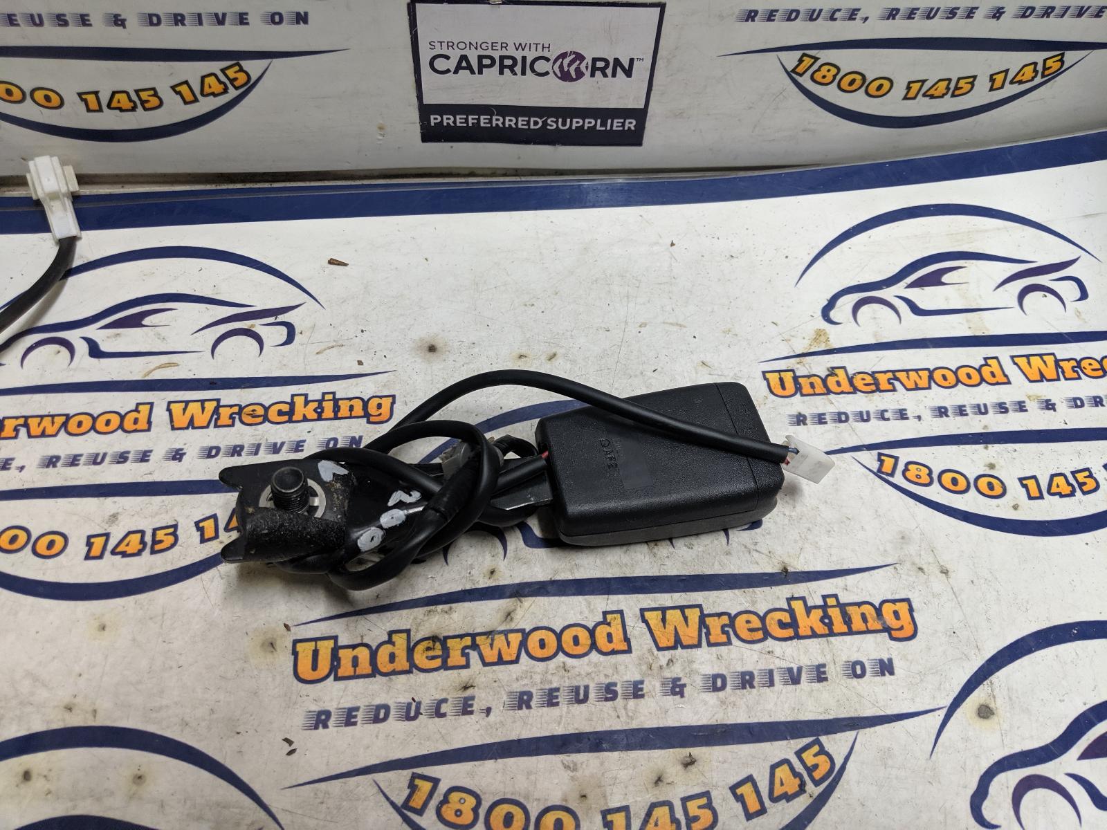 View Auto part Seatbelt/Stalk Mitsubishi Pajero 2014