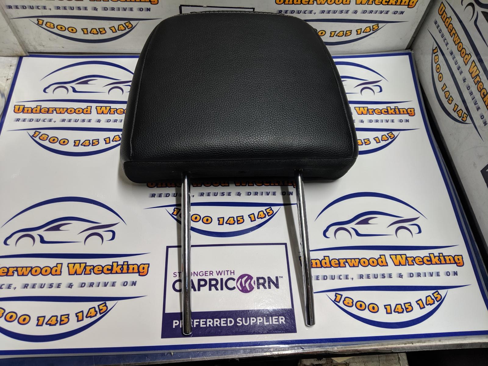 View Auto part Headrest Mitsubishi Pajero 2014