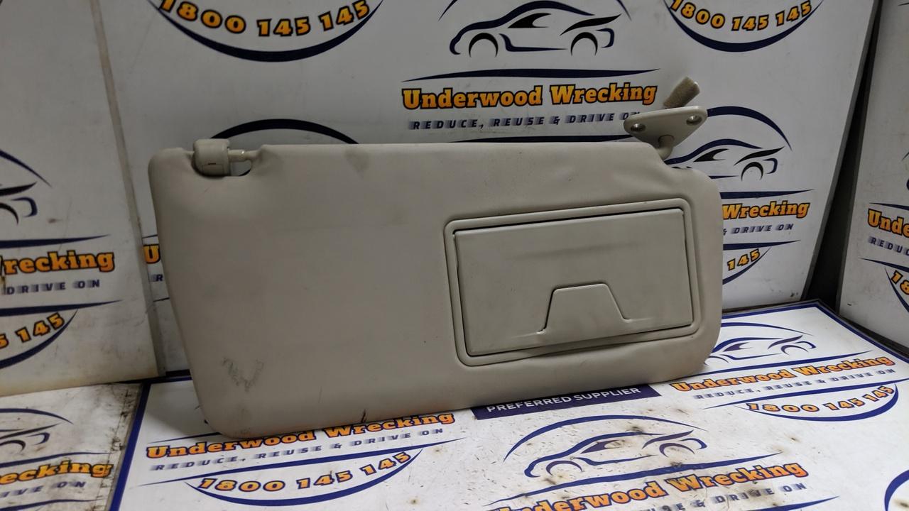 View Auto part Sunvisor Mitsubishi Pajero 2014