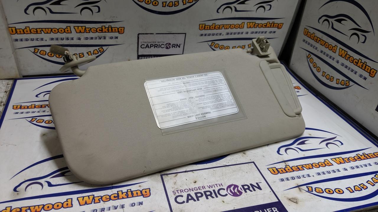 View Auto part Sunvisor Mitsubishi Pajero 2014