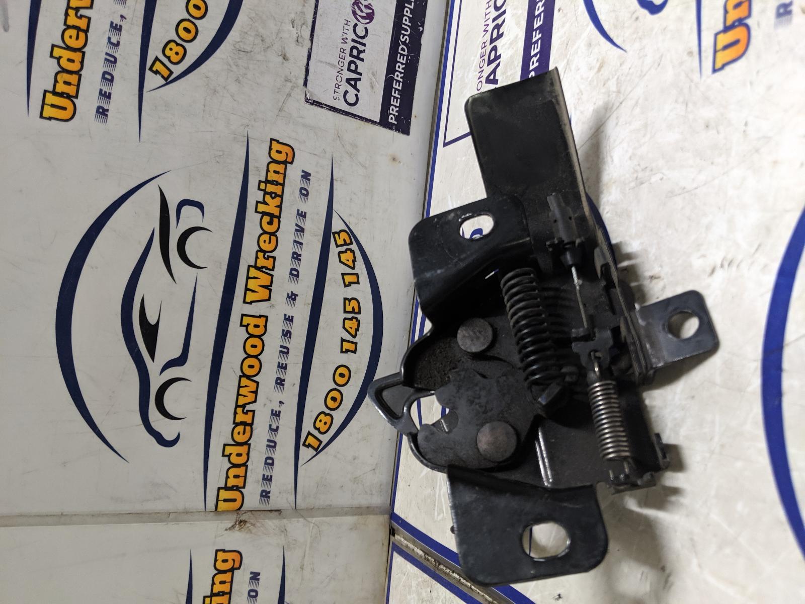 View Auto part Bonnet Lock/Support Great Wall Cannon Ute 2022