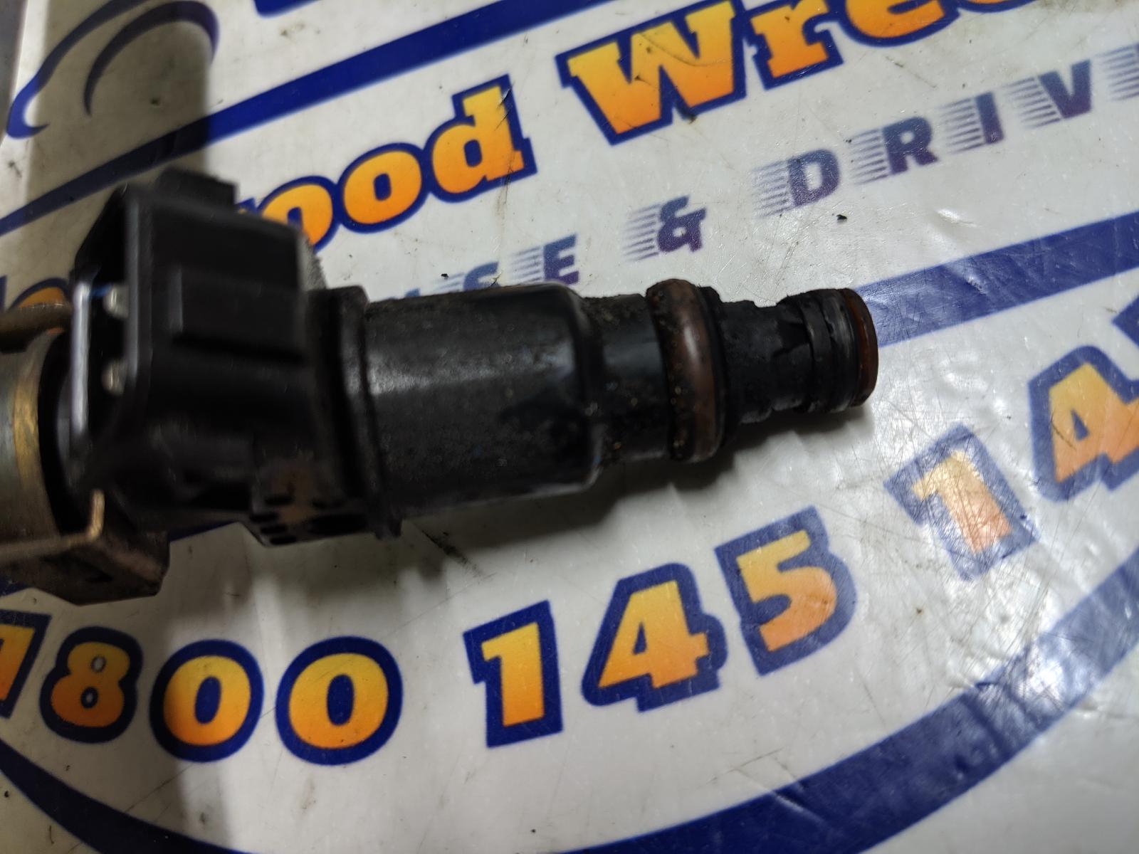 View Auto part Fuel Injector Honda Crv 2004