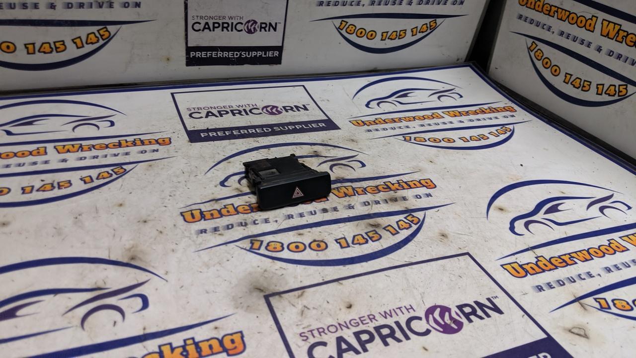View Auto part Misc Switch/Relay Isuzu Dmax 2023