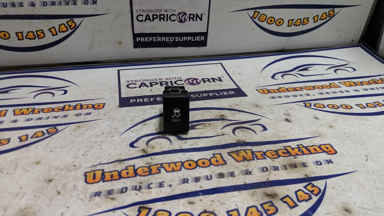 View Auto part Misc Switch/Relay Isuzu Dmax 2023
