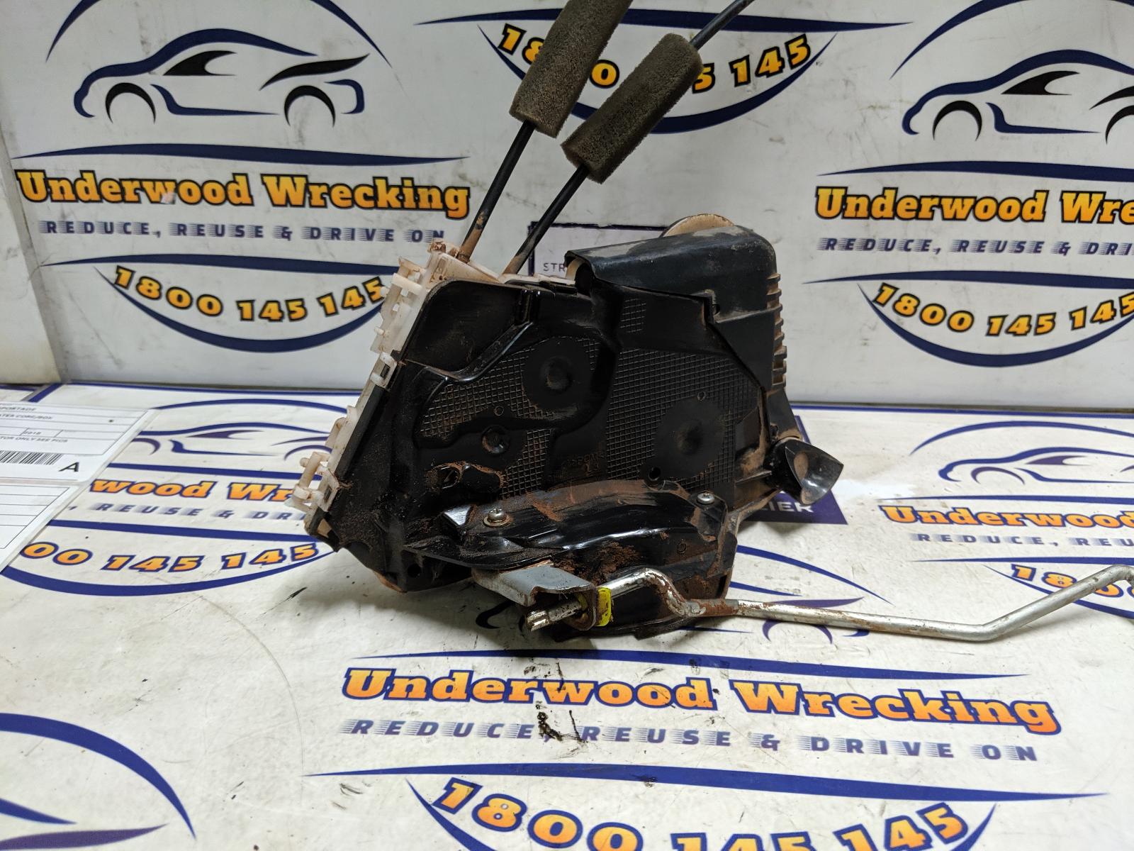 View Auto part Door/Boot/Gate Lock Isuzu Dmax 2023