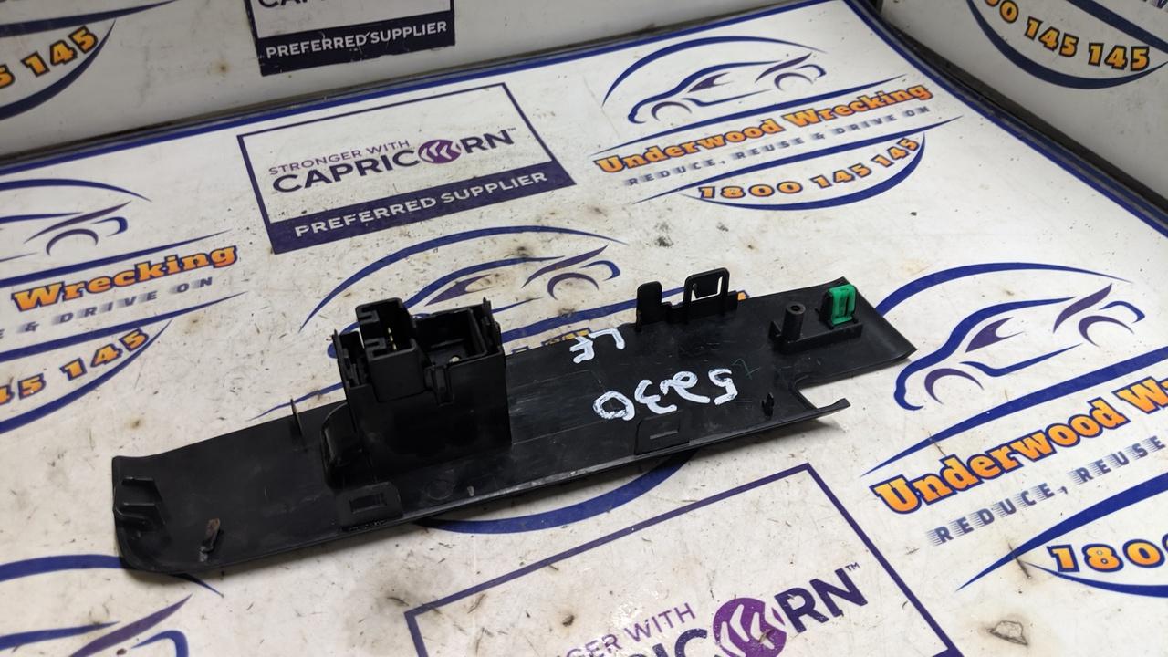 View Auto part Pwr Dr Wind Switch Isuzu Dmax 2023