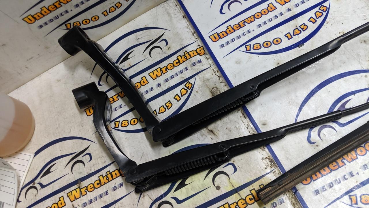 View Auto part Wiper Arm Isuzu Dmax 2023