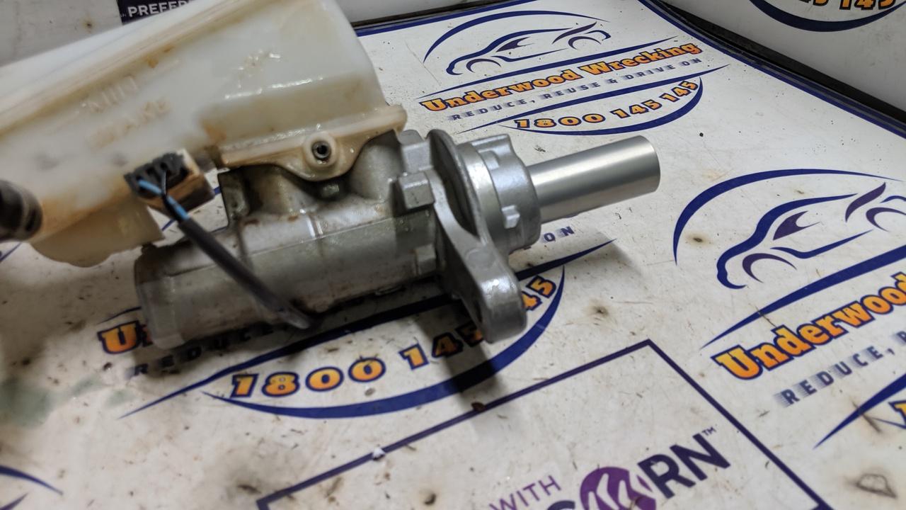 View Auto part Master Cylinder Isuzu Dmax 2023
