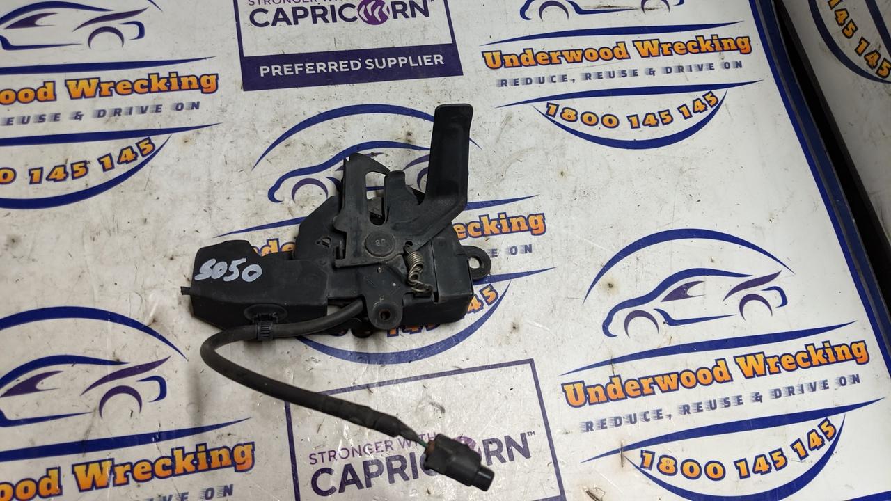 2014 Toyota Kluger Bonnet Lock/Support View Auto part Bonnet Lock/Support Toyota Kluger 2014