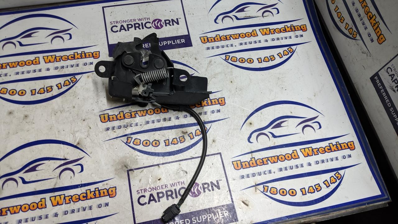 2014 Toyota Kluger Bonnet Lock/Support View Auto part Bonnet Lock/Support Toyota Kluger 2014