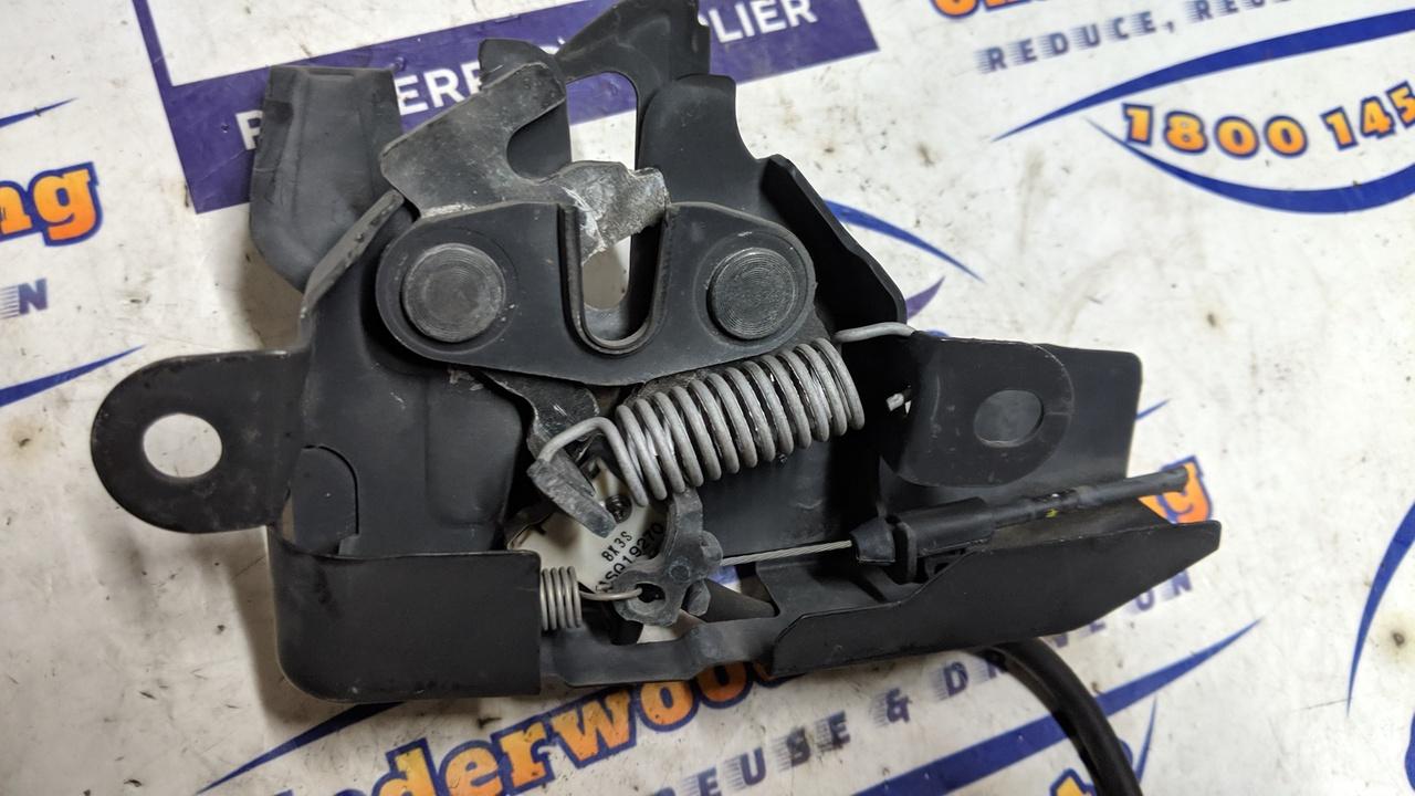 2014 Toyota Kluger Bonnet Lock/Support View Auto part Bonnet Lock/Support Toyota Kluger 2014