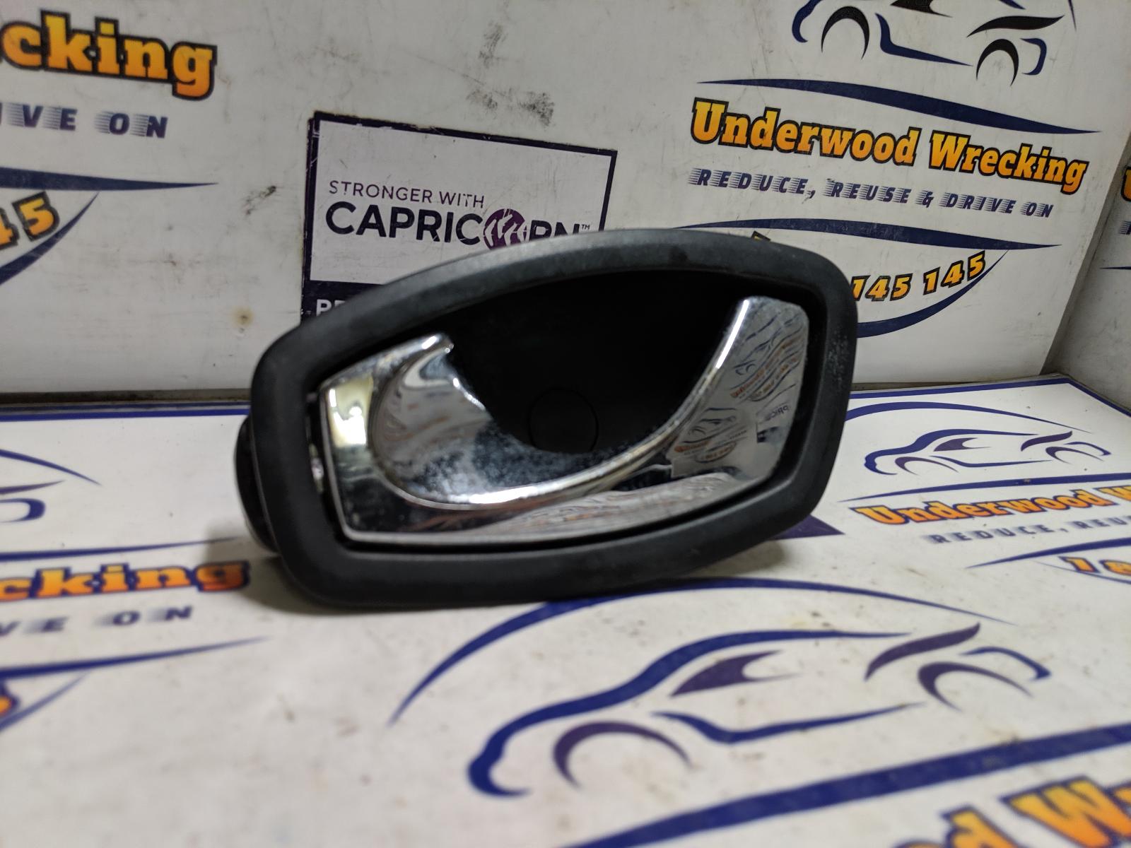 View Auto part Door Handle Renault Trafic 2017
