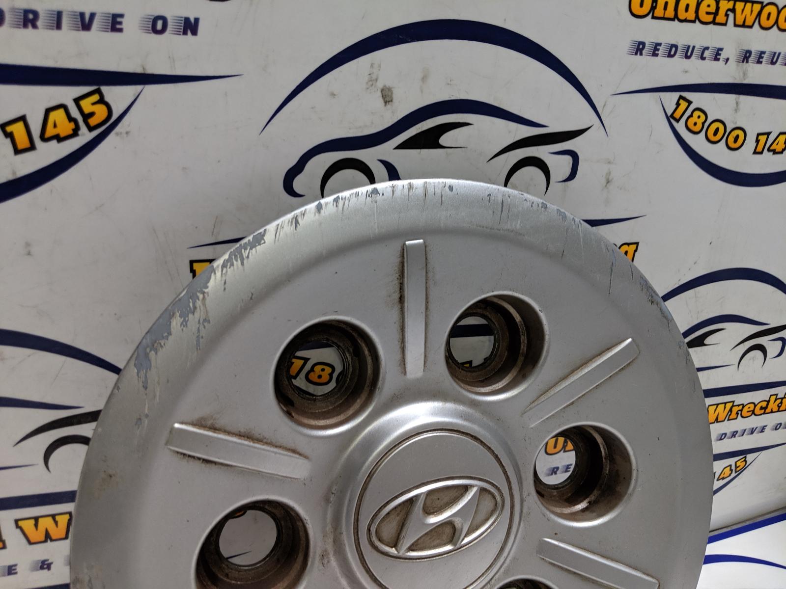 2016 Hyundai Iload/imax Wheel Cover/Hub Cap View Auto part Wheel Cover/Hub Cap Hyundai Iload/imax 2016