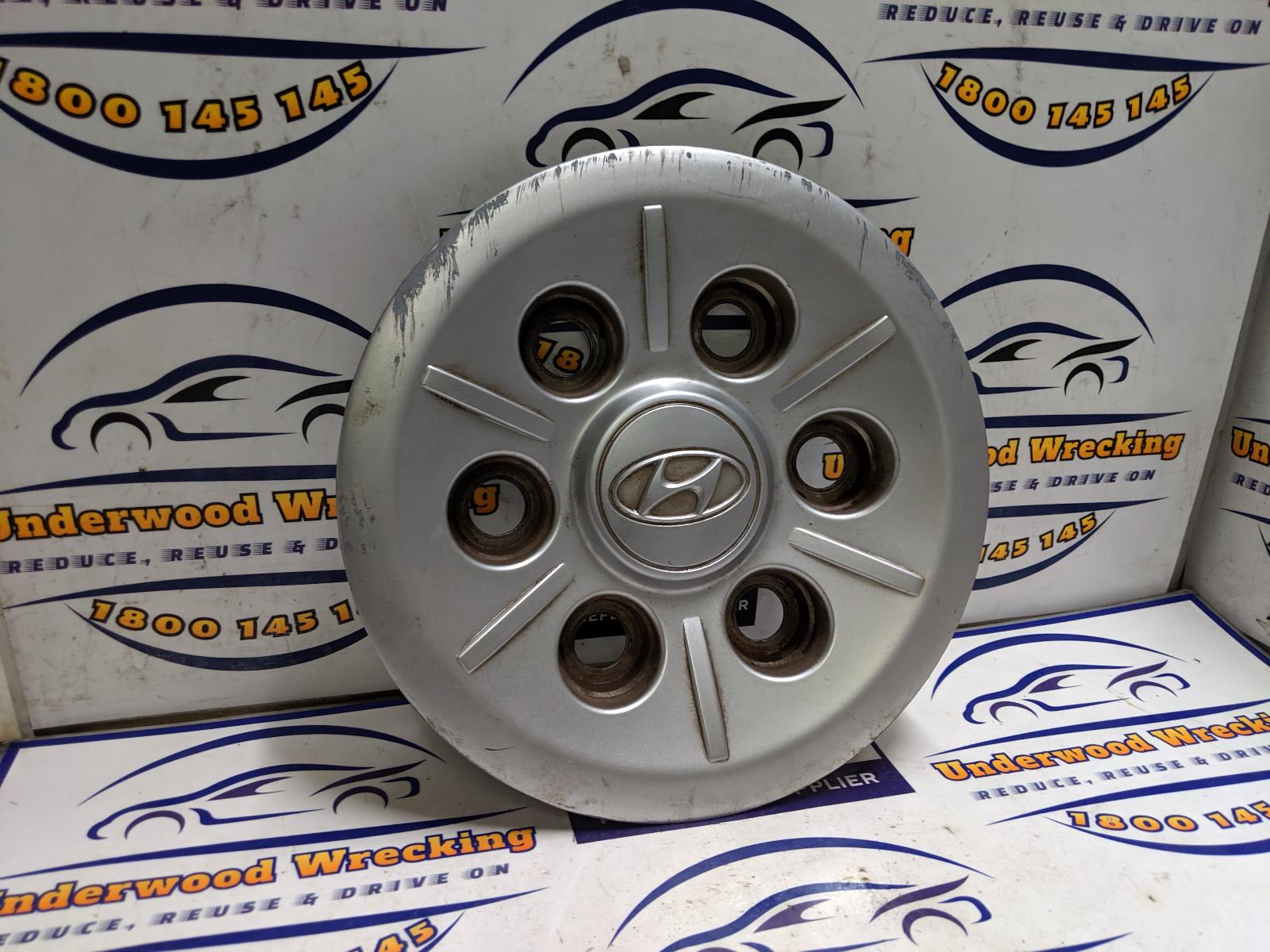 2016 Hyundai Iload/imax Wheel Cover/Hub Cap View Auto part Wheel Cover/Hub Cap Hyundai Iload/imax 2016