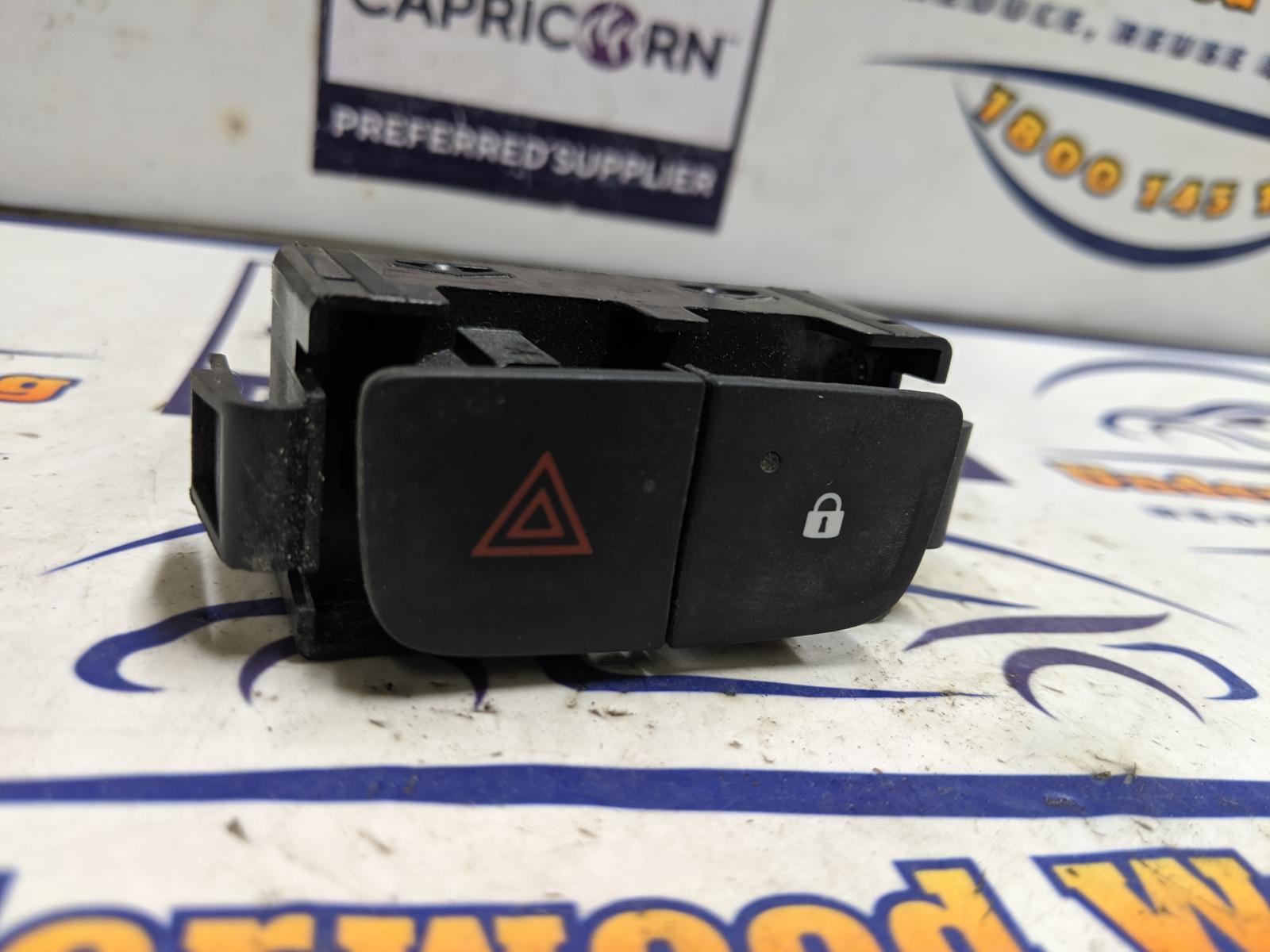 View Auto part Misc Switch/Relay Renault Trafic 2017