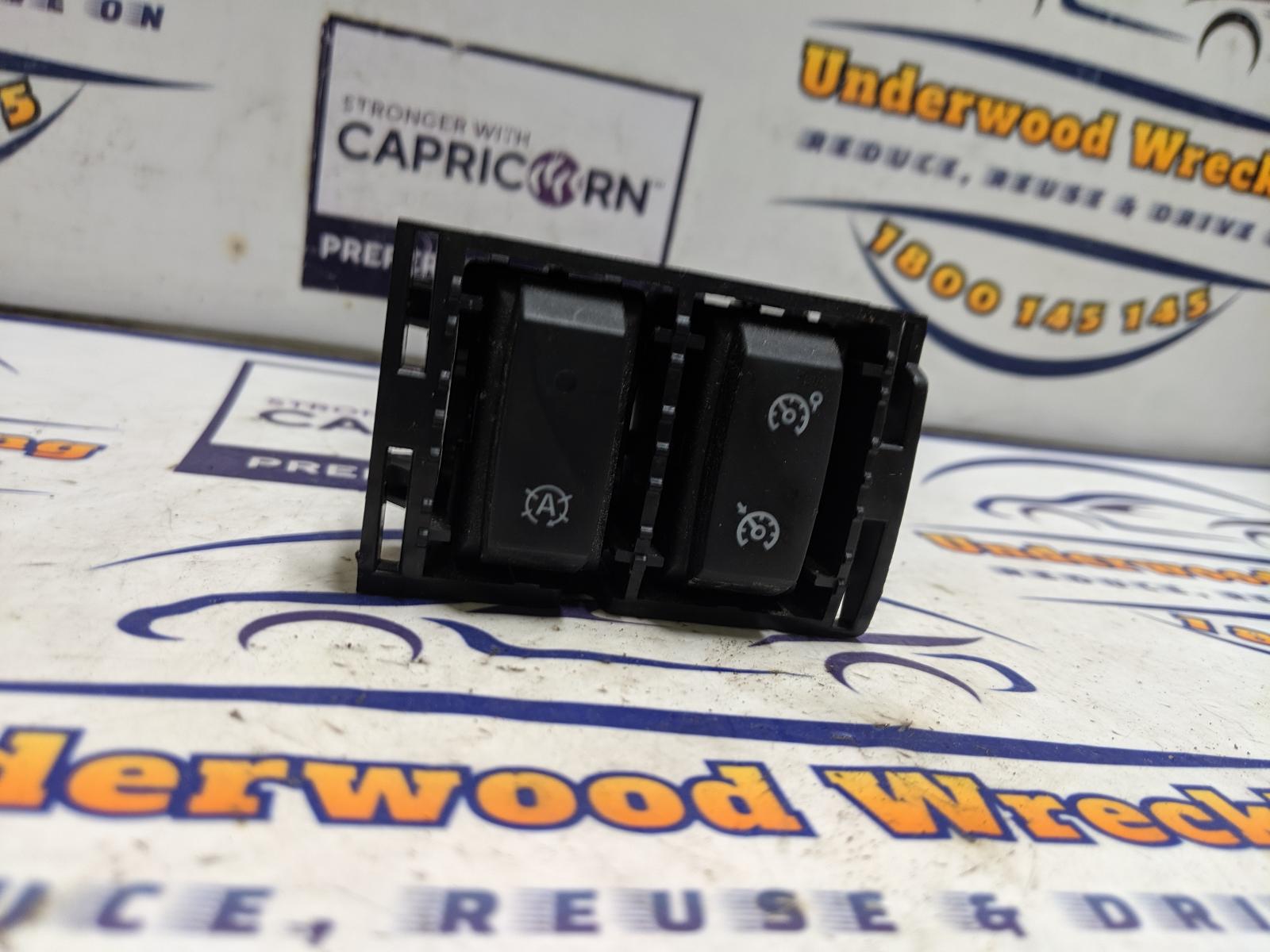 View Auto part Misc Switch/Relay Renault Trafic 2017