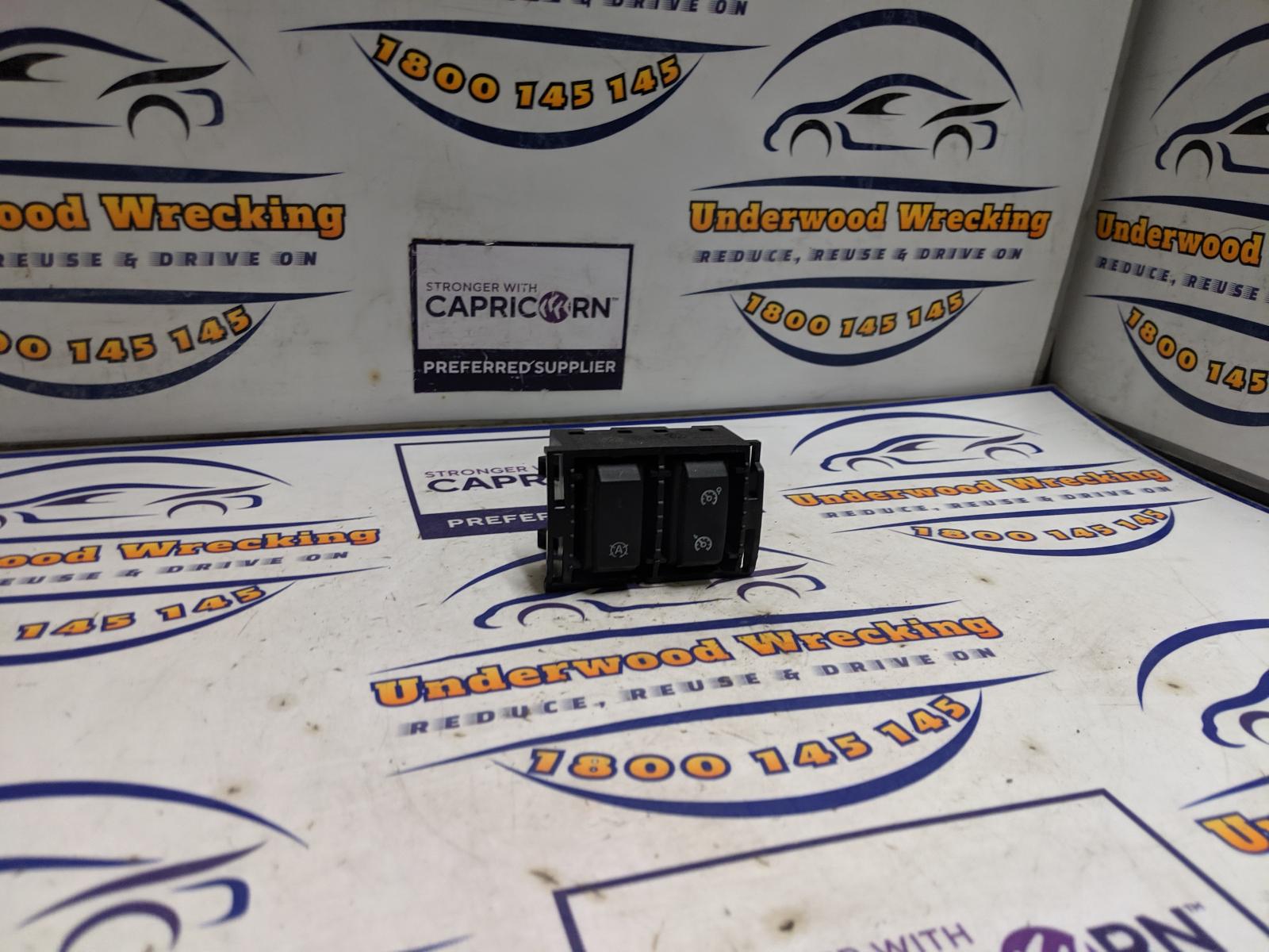 View Auto part Misc Switch/Relay Renault Trafic 2017