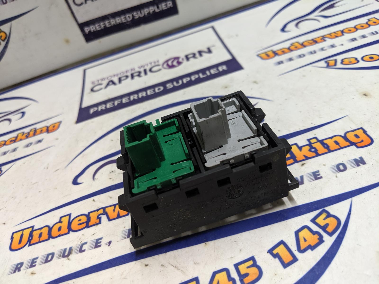 View Auto part Misc Switch/Relay Renault Trafic 2017