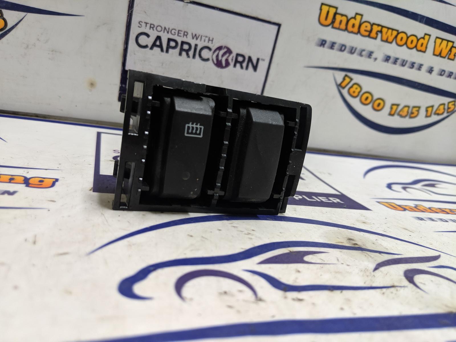 View Auto part Misc Switch/Relay Renault Trafic 2017