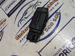 View Auto part Misc Switch/Relay Renault Trafic 2017