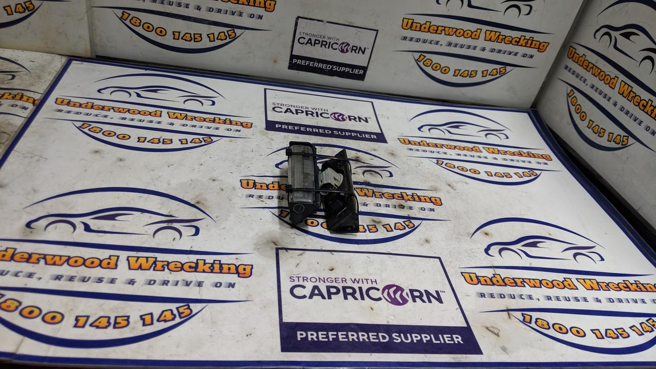 View Auto part Number Plate Lamp Toyota Camry 2007