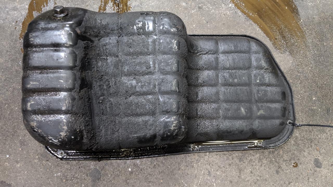 1995 Nissan Navara Oil Pan/Sump View Auto part Oil Pan/Sump Nissan Navara 1995