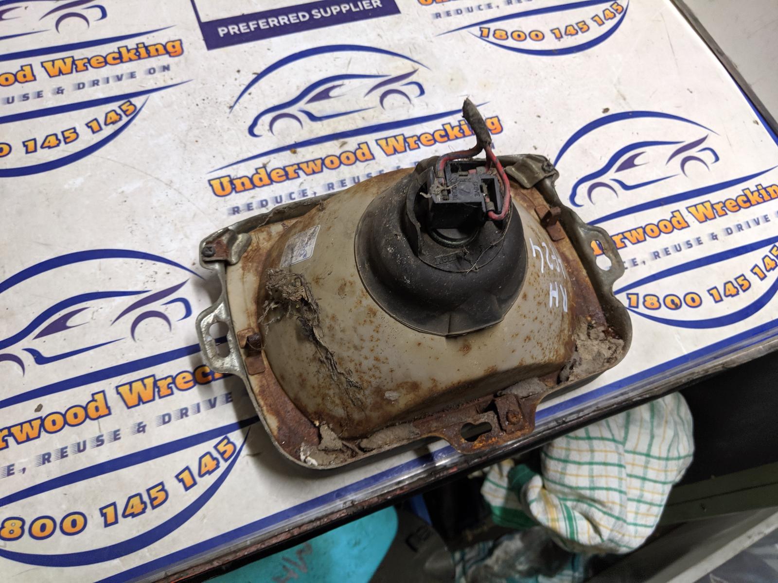 View Auto part Right Headlamp Mitsubishi L300 1982