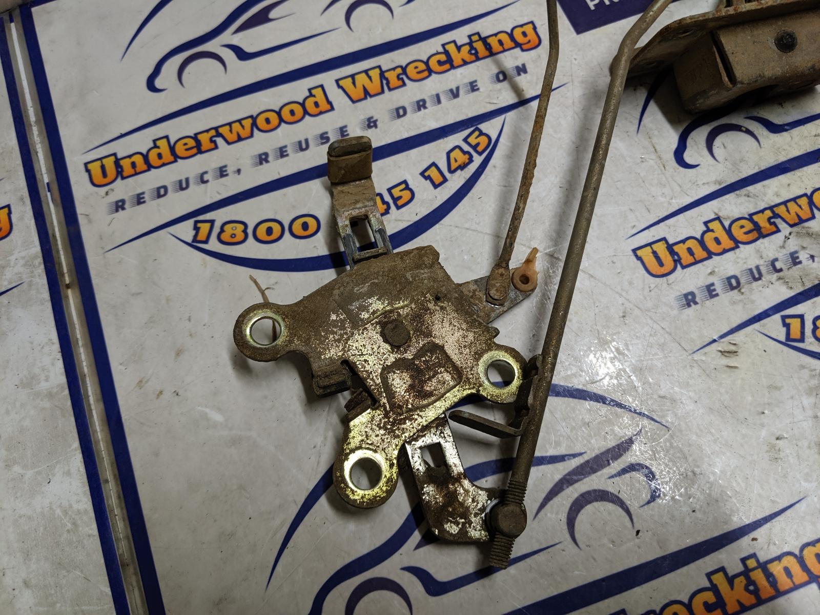 View Auto part Door/Boot/Gate Lock Mitsubishi L300 1982