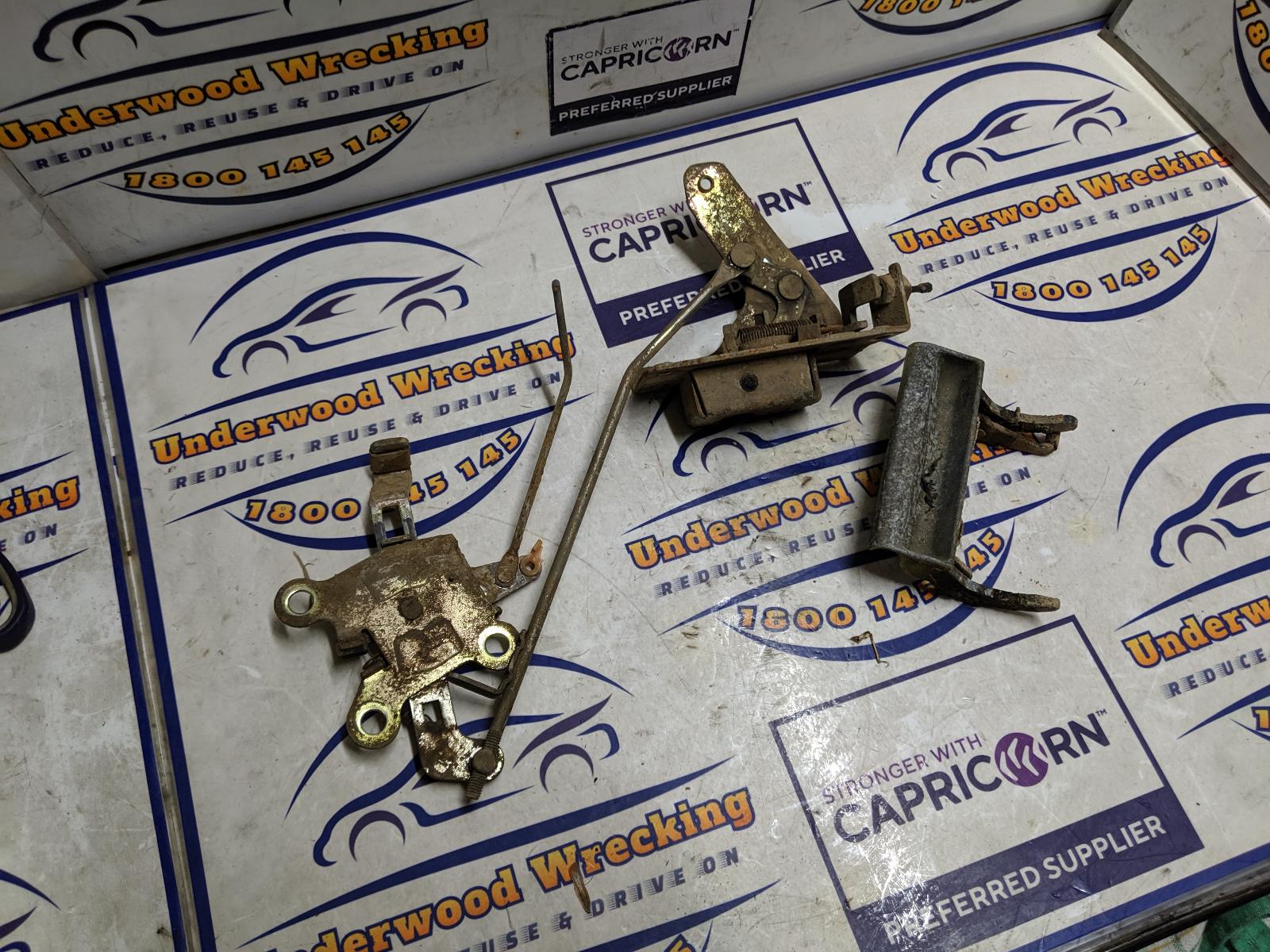 View Auto part Door/Boot/Gate Lock Mitsubishi L300 1982