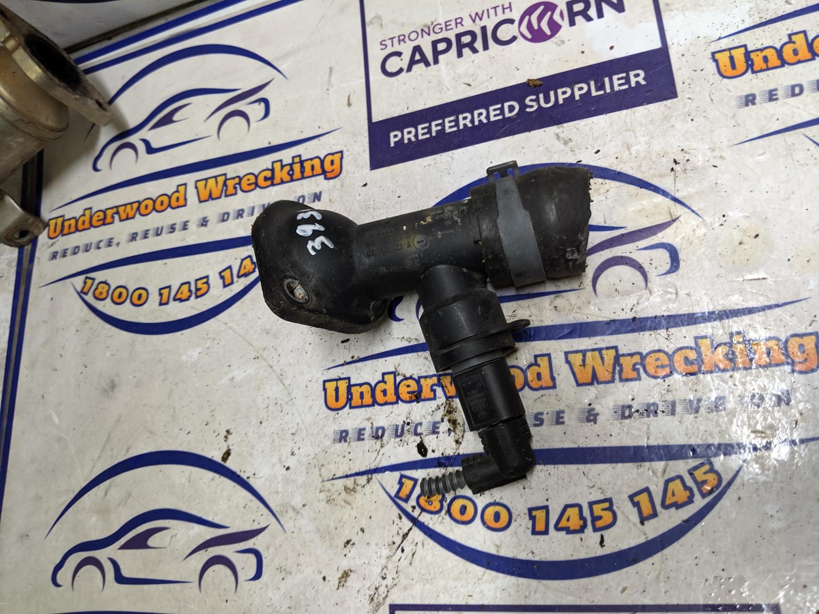 View Auto part Thermostat Housing Volkswagen Passat 2008