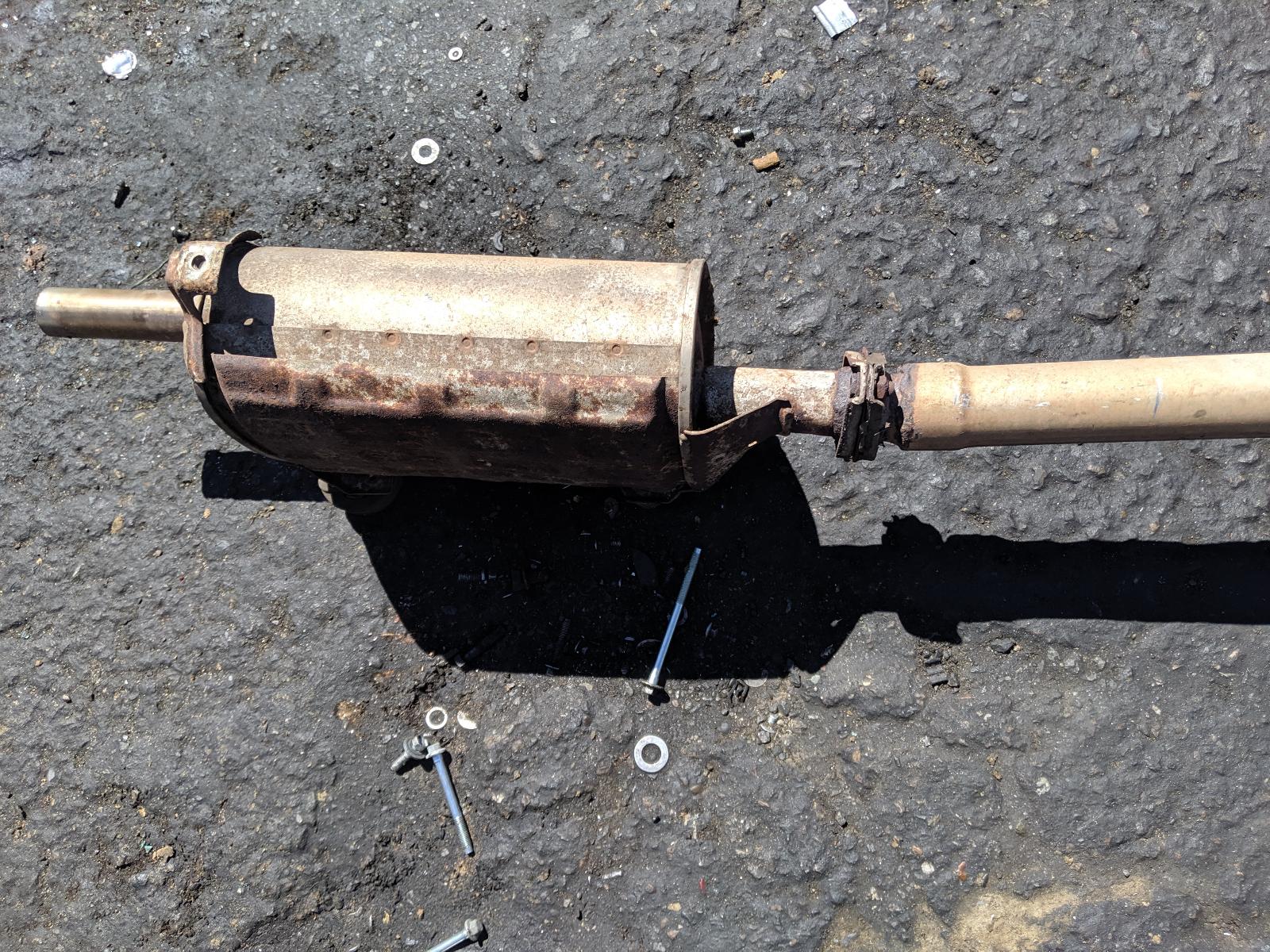 View Auto part Catalytic Converter Ford Courier 1998
