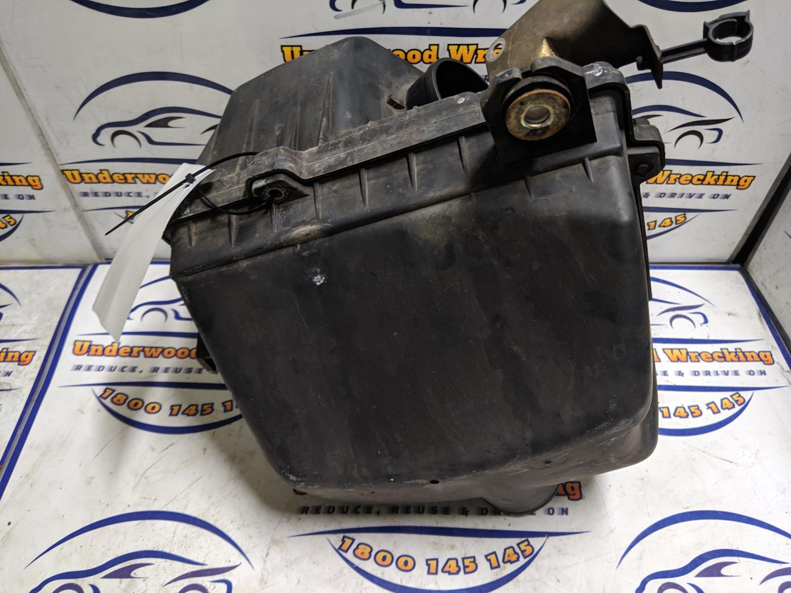 View Auto part Air Cleaner/Box Ford Courier 1998