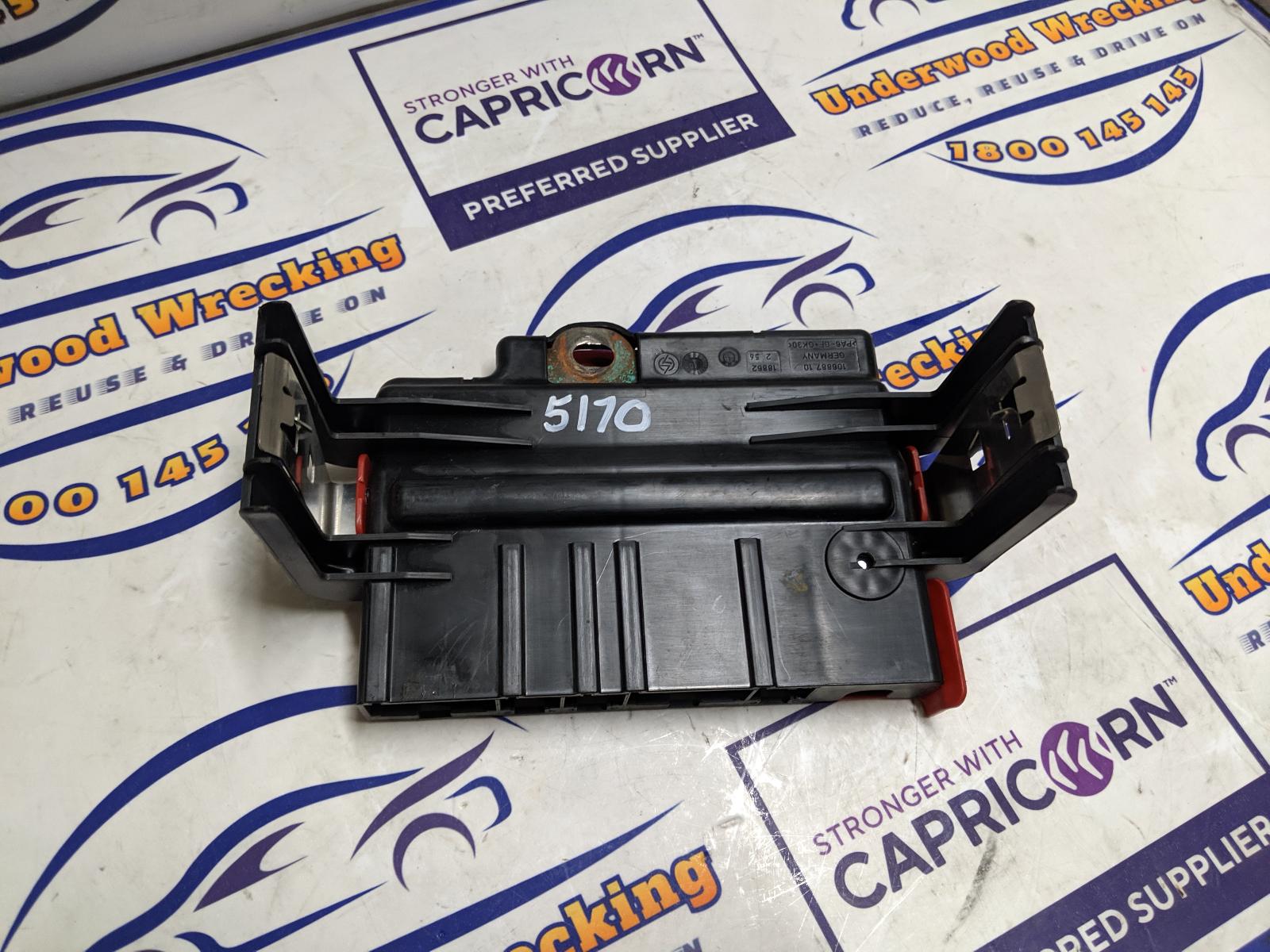 View Auto part Battery Terminal Bmw 1 Series 2009