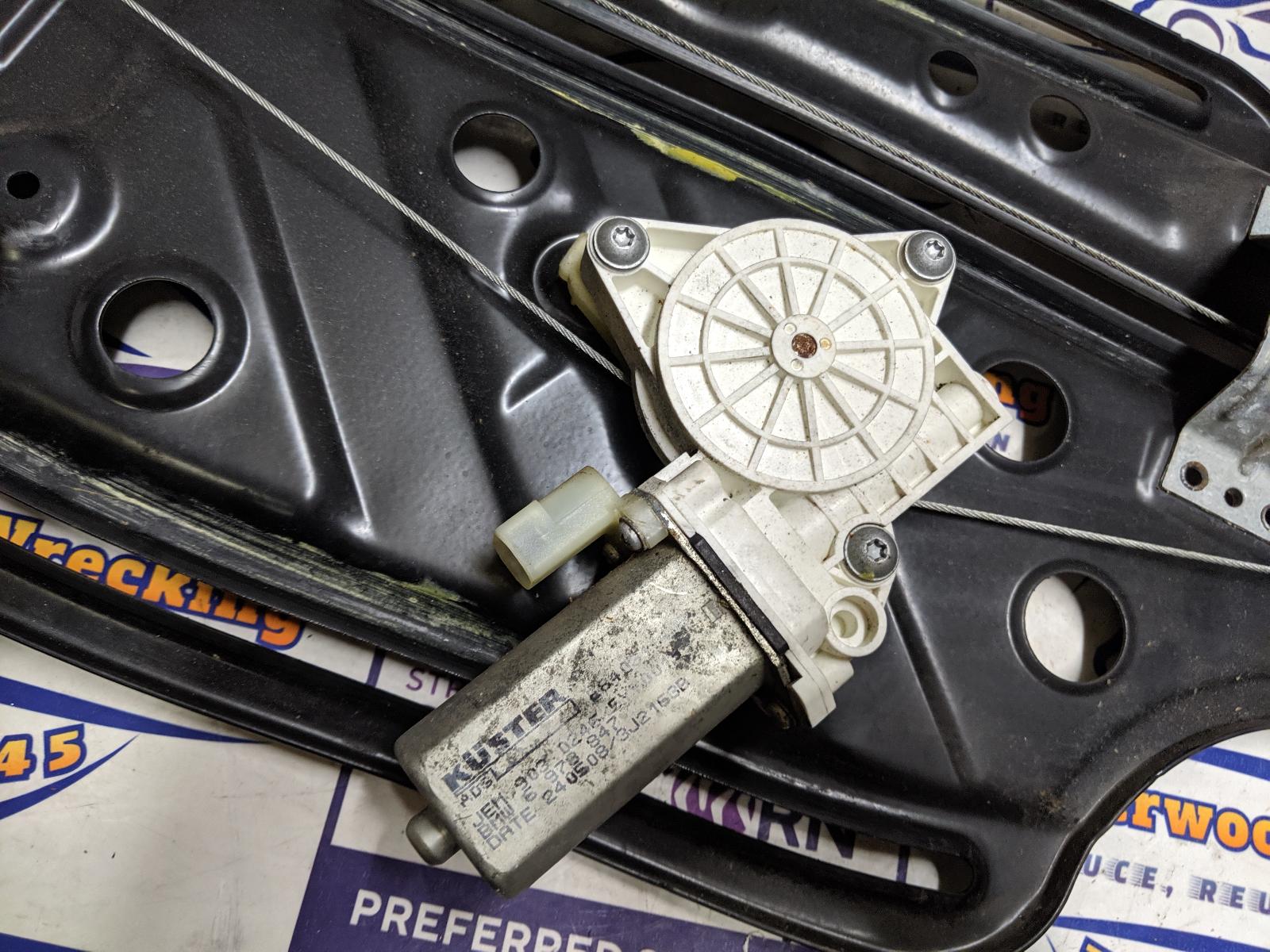 View Auto part Left Rear Wnd Reg/Motor Bmw 1 Series 2009