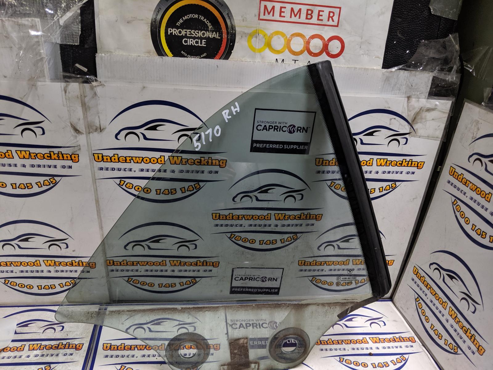 View Auto part Right Rear Side Glass Bmw 1 Series 2009