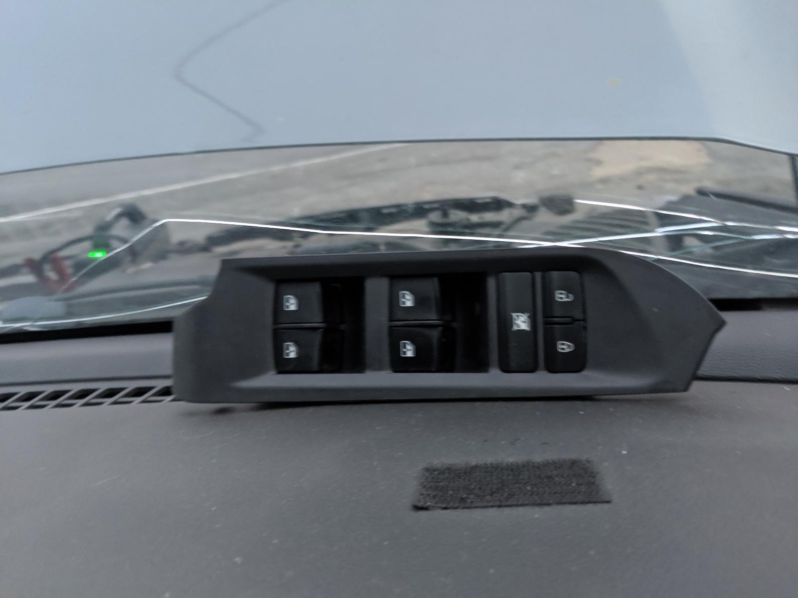 View Auto part Pwr Dr Wind Switch Ldv D90 2020