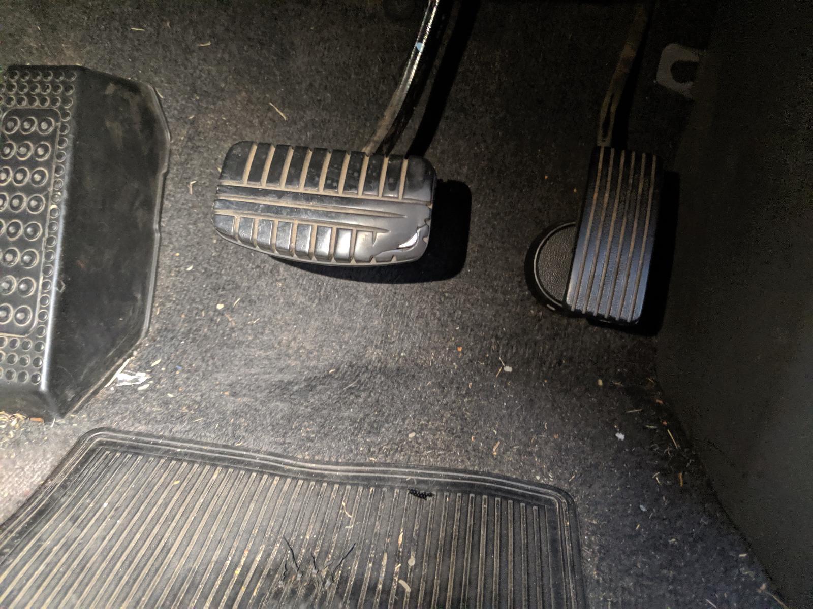 View Auto part Pedal Assembly Mitsubishi Pajero 2004