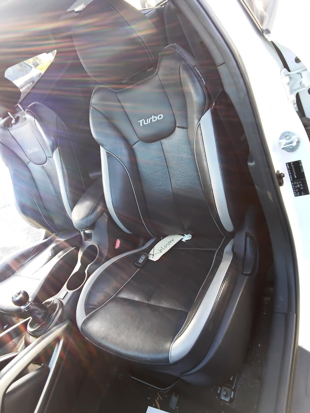 2014 Hyundai Veloster Headrest View Auto part Headrest Hyundai Veloster 2014