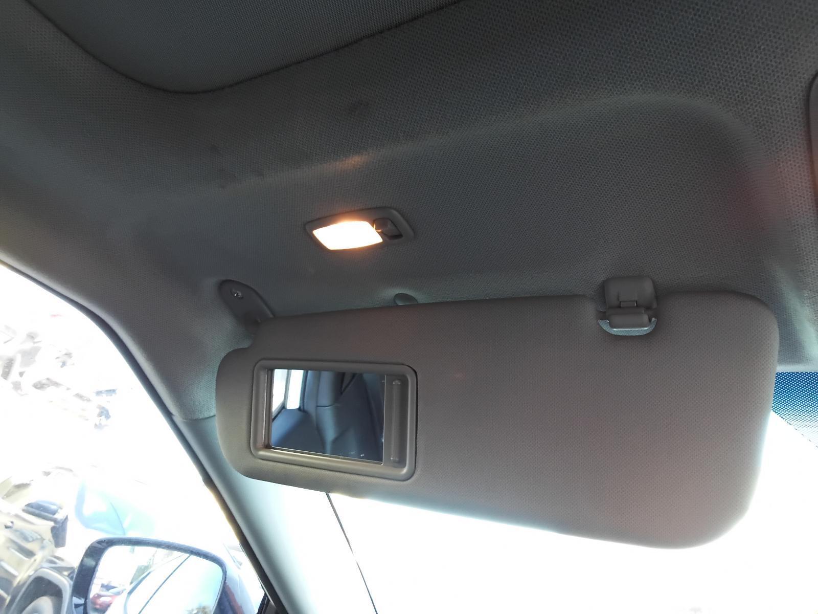 View Auto part Sunvisor Hyundai Veloster 2014