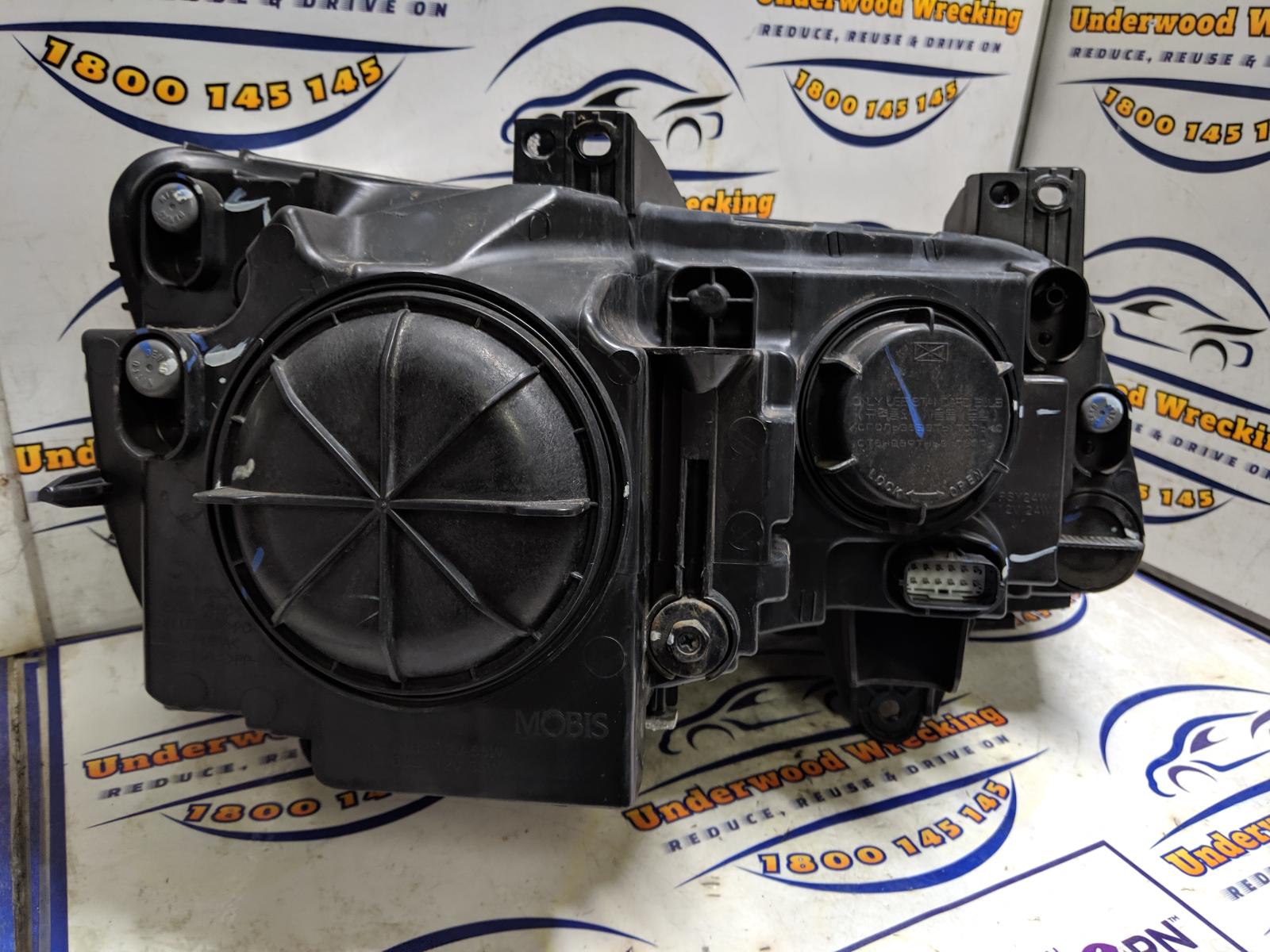 View Auto part Left Headlamp Chrysler 300c 2013