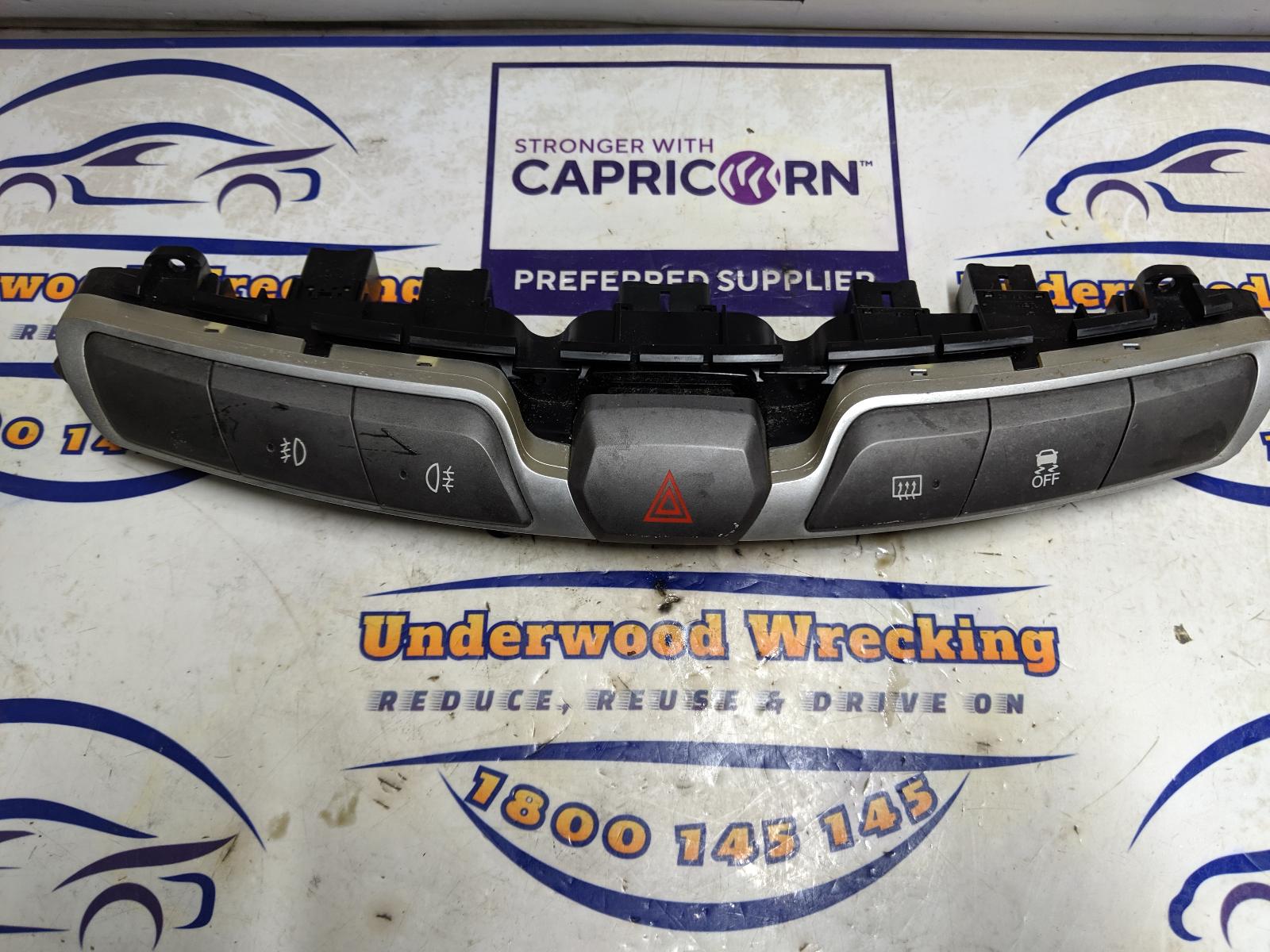 2014 Ssangyong Stavic Misc Switch/Relay View Auto part Misc Switch/Relay Ssangyong Stavic 2014
