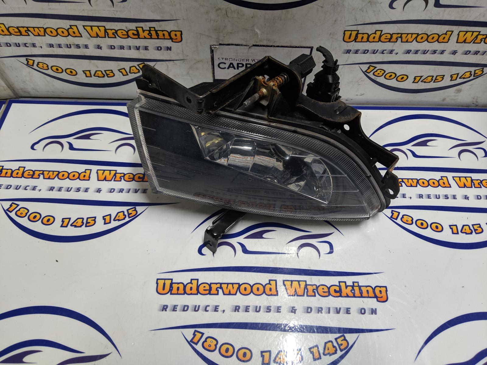 2005 Hyundai Sonata Right Indicator/Fog/Side View Auto part Right Indicator/Fog/Side Hyundai Sonata 2005